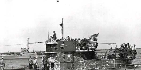 U 858 c320321 600x477