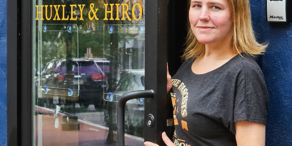 Claire-at-open-door-closeup-930×620 Claire at open door closeup 930x620