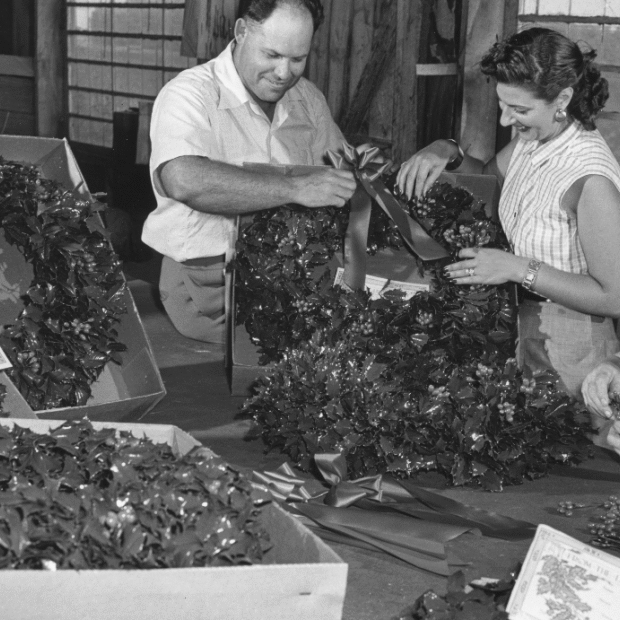 Holly wreath factory milford 930x620