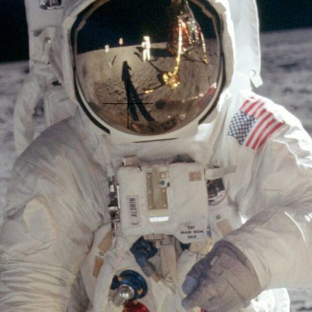 neal-armstrong-on-the-moon-930×620 Neal armstrong on the moon 930x620