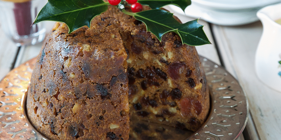 Plum pudding on table 930x620