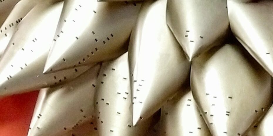 punch-card-wreath-closeup-930×620 Punch card wreath closeup 930x620