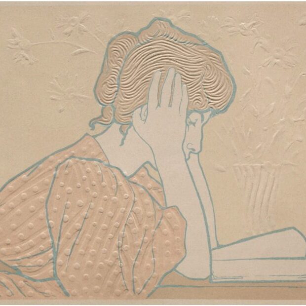 Side view woman reading 930x620